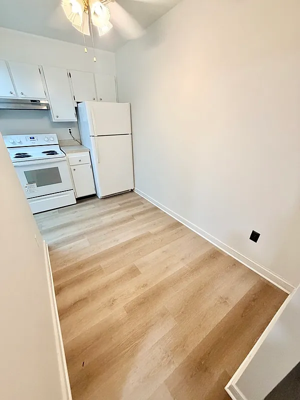 2 bed, 1.5 bath, 1200 sqft, $1,095 — Photo 3