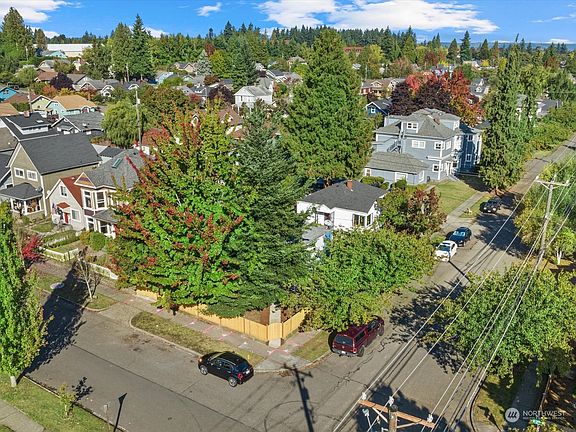 3rd image of 702 N Cedar Street