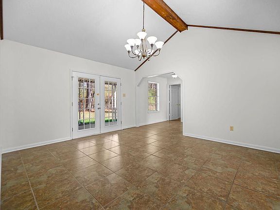 5th image of 209 Dogwood Dr