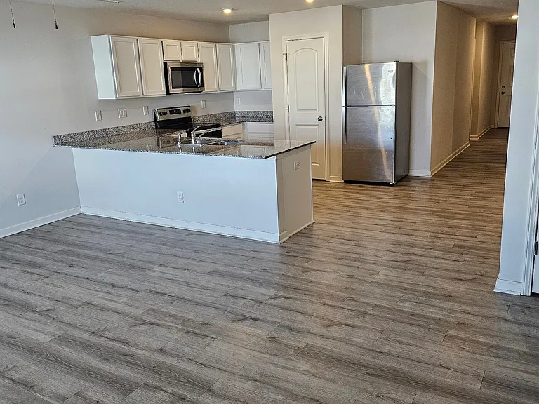 318 Post Oak Dr — Photo 6