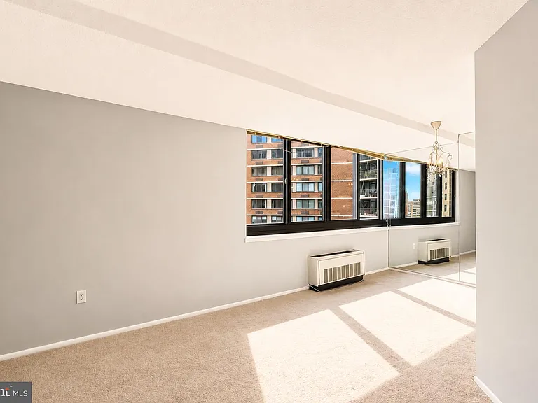 1420 Locust St #15B — Photo 3