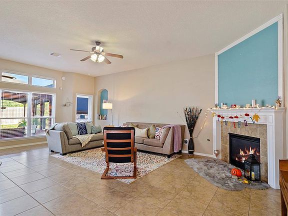 5th image of 15430 Redbud Dale Ct