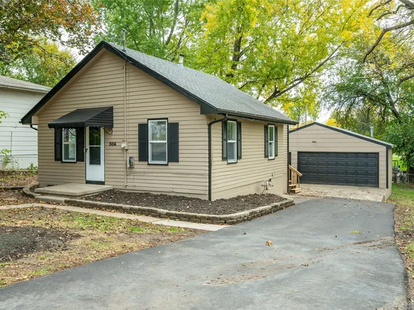 304 Herold Ave, Des Moines, IA 50315