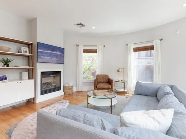 52 Warren St #3, Charlestown, MA 02129