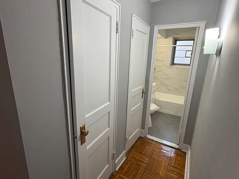 65th Cres — Photo 12