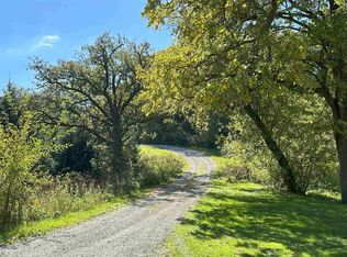 2963 Town Hall Rd, Mount Horeb, WI 53572