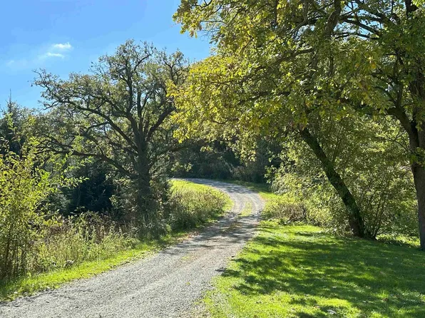 2963 Town Hall Road, Mount Horeb, WI 53572