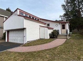 320 Great Quarter Rd, Sandy Hook, CT 06482