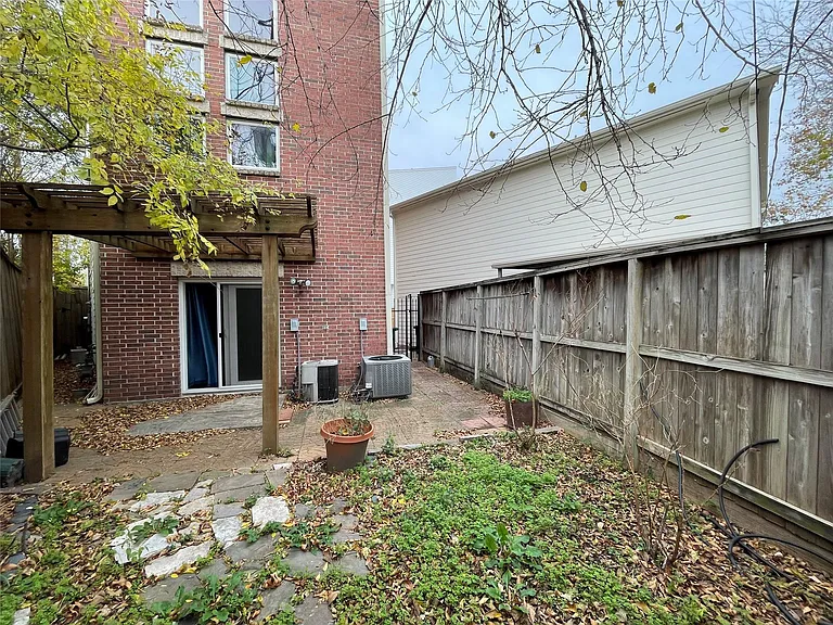 5901 Fairdale Ln #4 — Photo 21