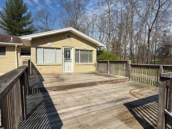 4th image of 15536 Lewis Rd