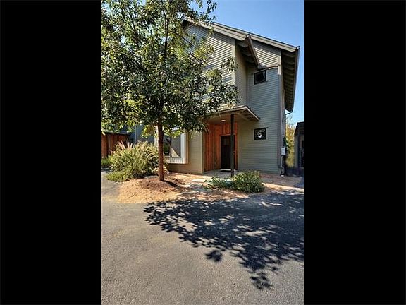 2nd image of 3505 Villa Ct Unit 4