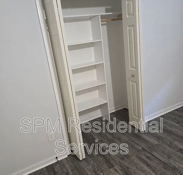 1003 McRae St — Photo 17