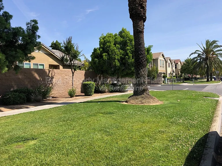 4437 W Pinsapo Dr — Photo 24