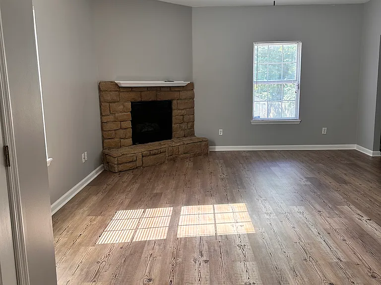 2736 Whiteberry Dr — Photo 2