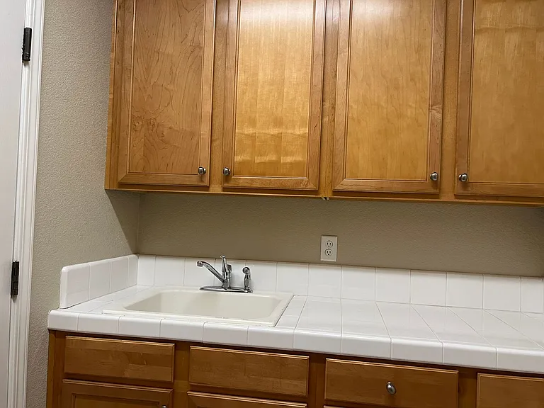 2338 Dunsley Cir — Photo 42