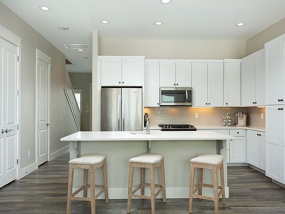 3rd image of 292 Reserve Ln #603