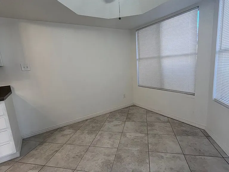 Mission Springs at Scottsdale — Photo 35