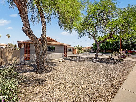 3rd image of 236 E MINTON Drive