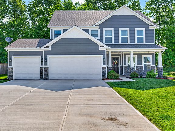 3rd image of 48 Manchester Dr