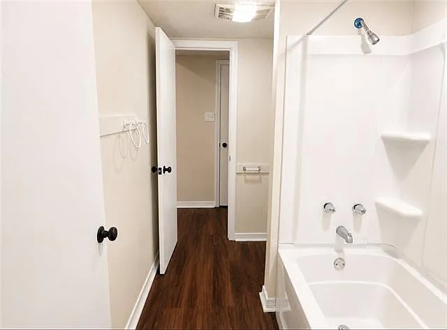 3324 Seine St #B — Photo 13