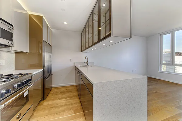 Sold by The Makler LLC | media 28