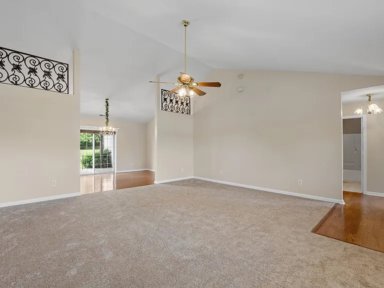 124 Cornelson Dr — Photo 9