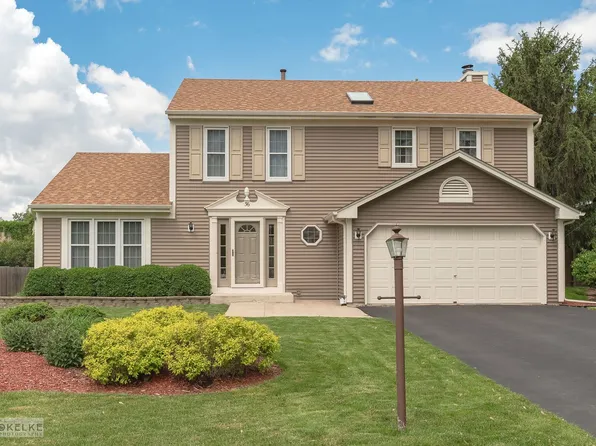 36 Hunter Dr, Montgomery, IL 60538