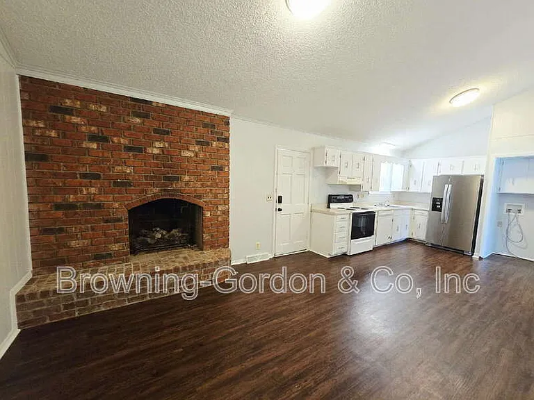 1147 Duncanwood Dr — Photo 3