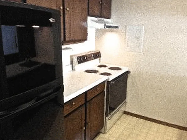 7630 W Leon Ter, Milwaukee, WI 53218