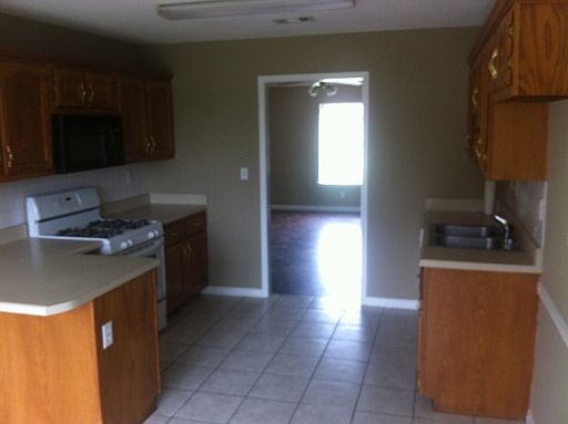 3rd image of 7561 Woodshire Dr