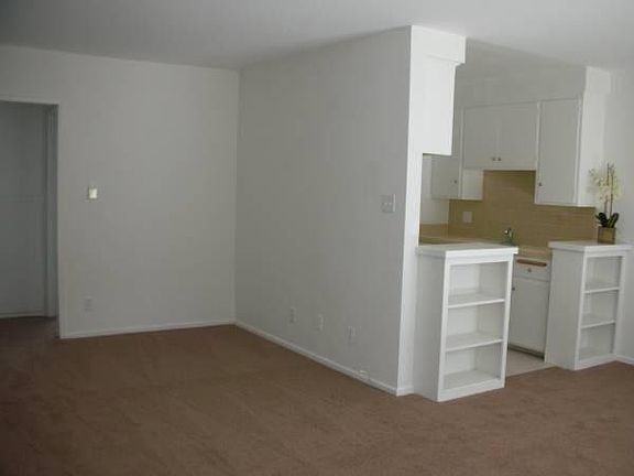 4th image of 12545 Pacific Ave #7