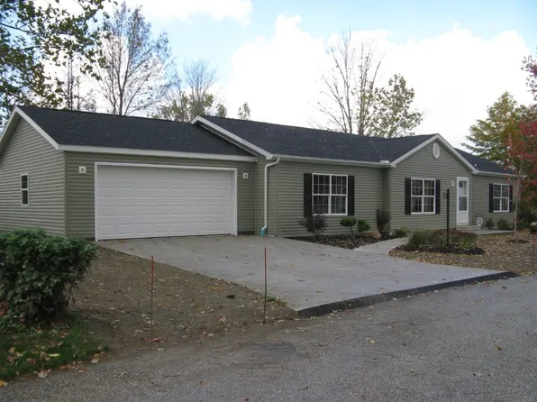 924 Burgundy Bnd, Girard, PA 16417