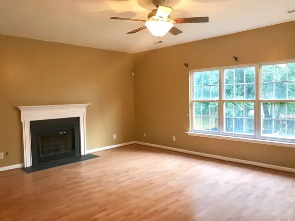 100 Shelby Ct, Simpsonville, SC 29681