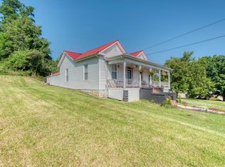 212 N Chestnut St, Marion, VA 24354