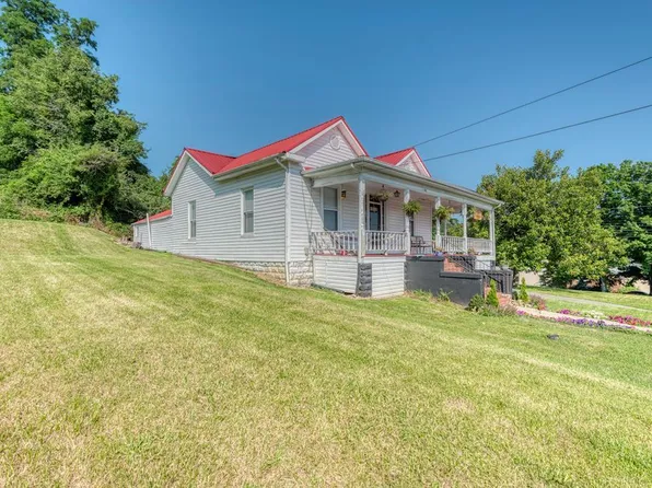 212 N Chestnut St, Marion, VA 24354