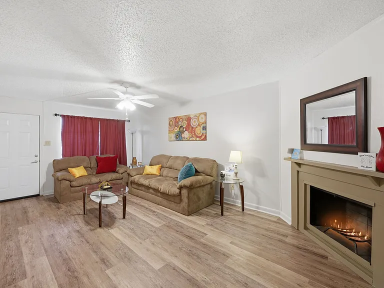 Park Place Apartments — Photo 6