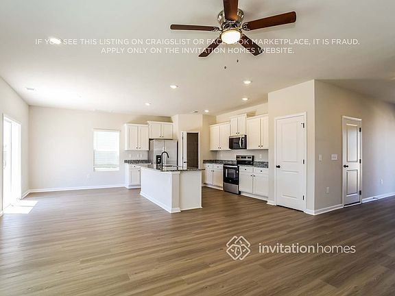 5th image of 3363 Fox Hall Dr