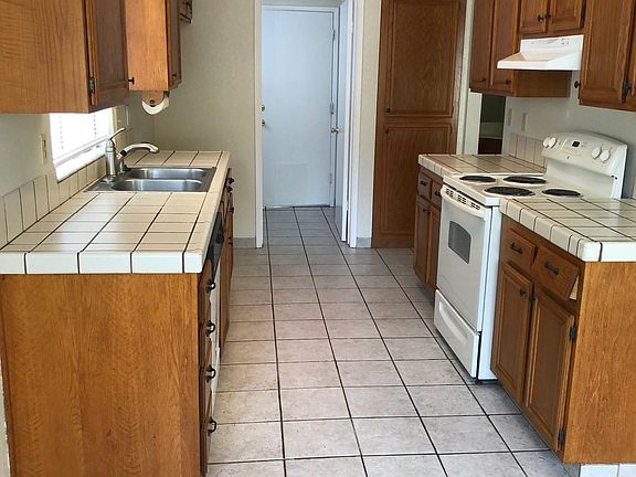 2nd image of 3789 Gladstone Dr