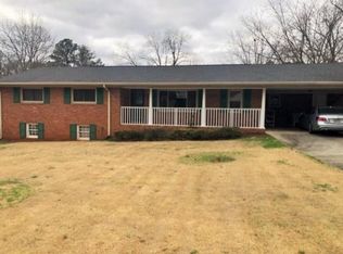 1695 E Lake Dr, Marietta, GA 30062