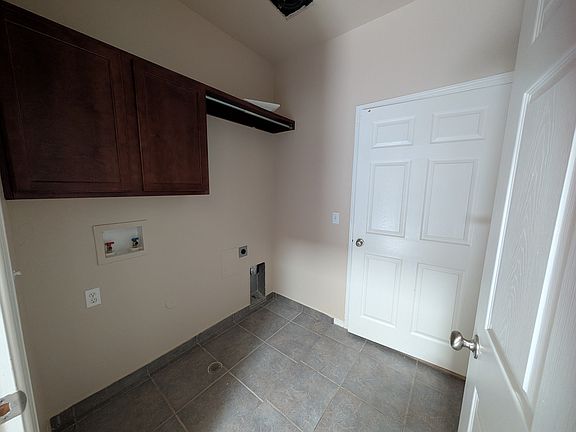 5th image of 5803 London Dr