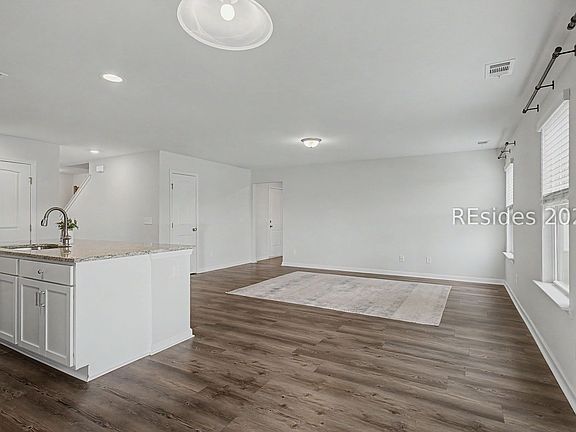 5th image of 16 Ashington Drive