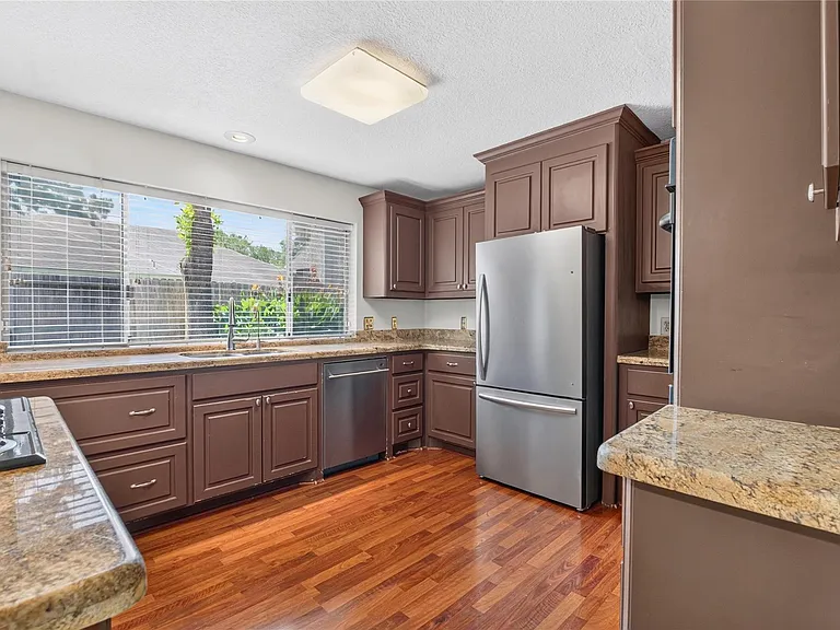 9211 Palm Shores Dr — Photo 11