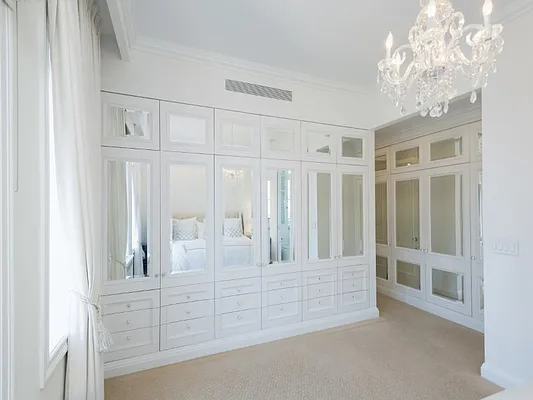 Sold by Sotheby's International Realty | media 23