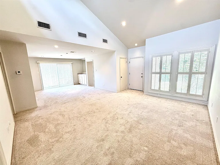 1611 Potomac Dr — Photo 4