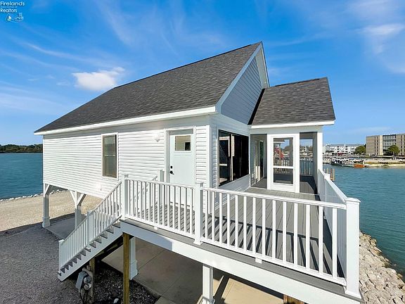 4th image of 545 W Lakeshore Dr #3