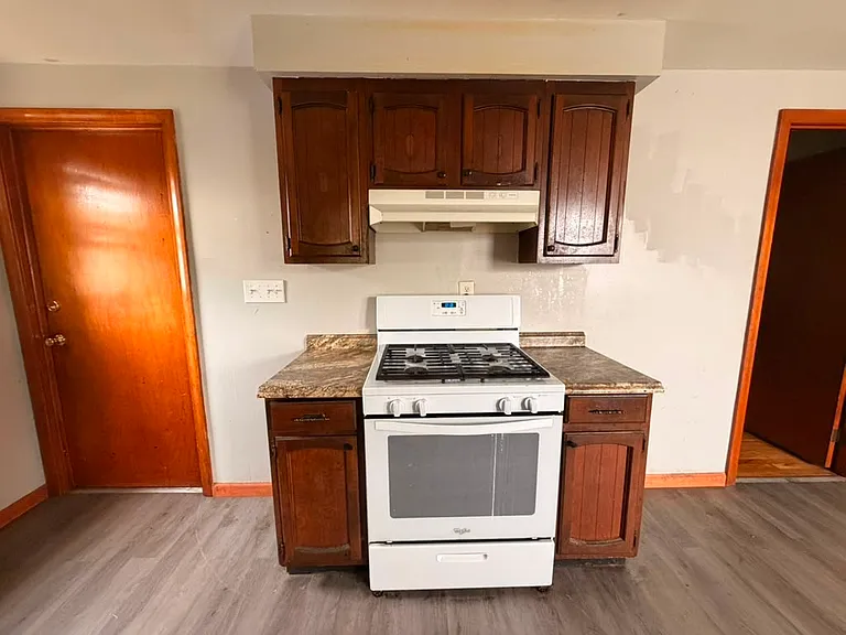 127 Warner St #2B — Photo 3
