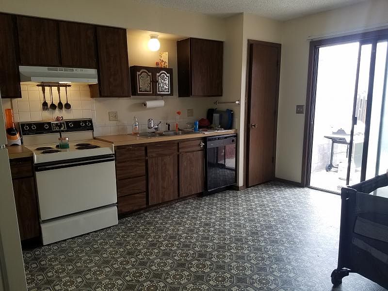 2nd image of 2343 10th St SW