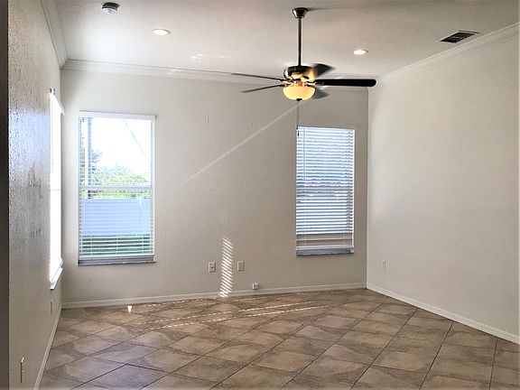 2nd image of 3219 Alcott Ave