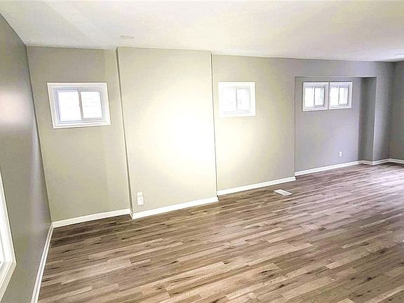 2nd image of 365 E 123rd St