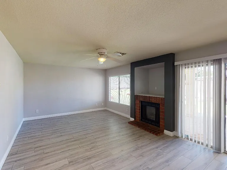 2570 Quail Wood Ct — Photo 13